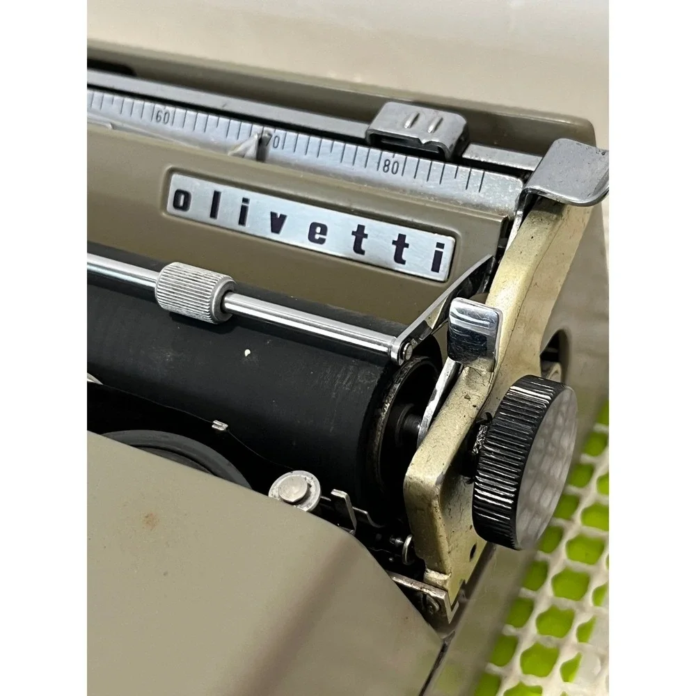 Vintage Olivetti Lettera 22 Portable Manual Typewriter with Case Made in Italy